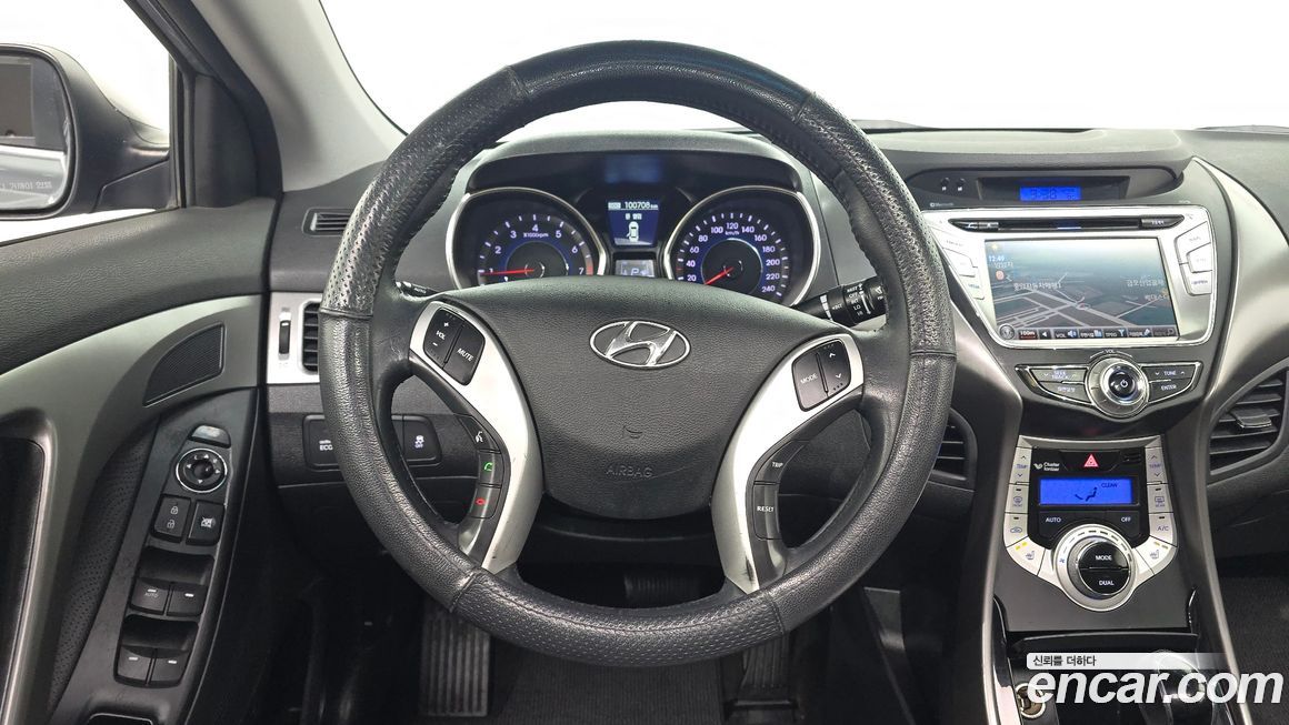 Hyundai AVANTE 2012