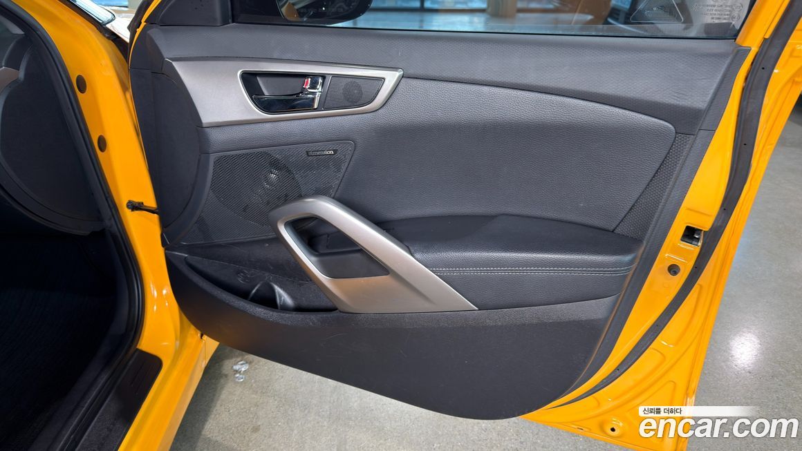 Hyundai Veloster 2013