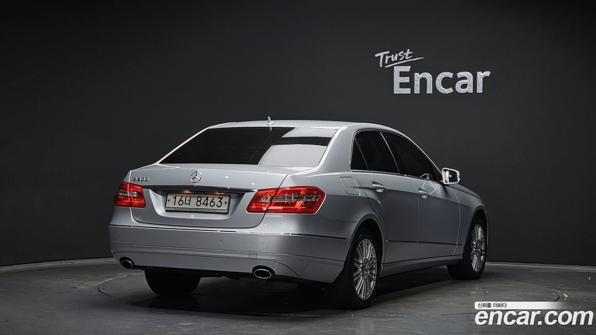Mercedes-Benz E-Class 2010