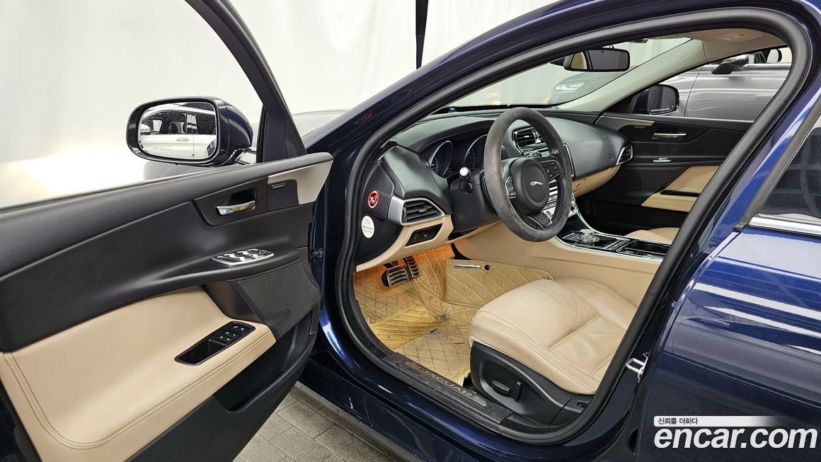Jaguar XE 2016