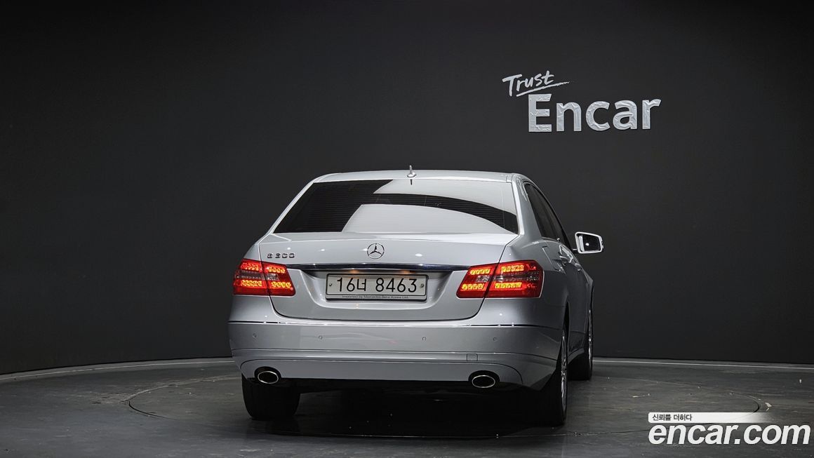 Mercedes-Benz E-Class 2010
