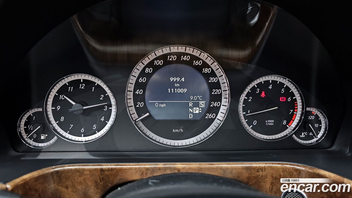 Mercedes-Benz E-Class 2010