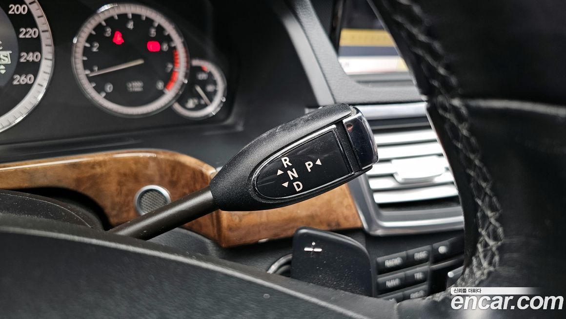 Mercedes-Benz E-Class 2010