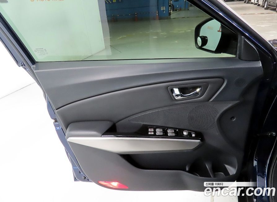 KG_Mobility_Ssangyong TIBOLI 2015