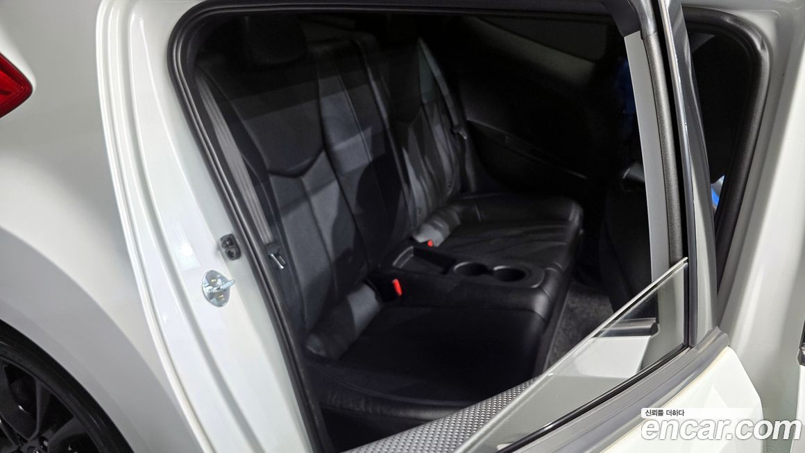 Hyundai Veloster 2016