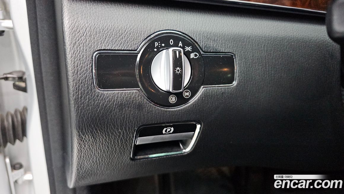 Mercedes-Benz S-Class 2011