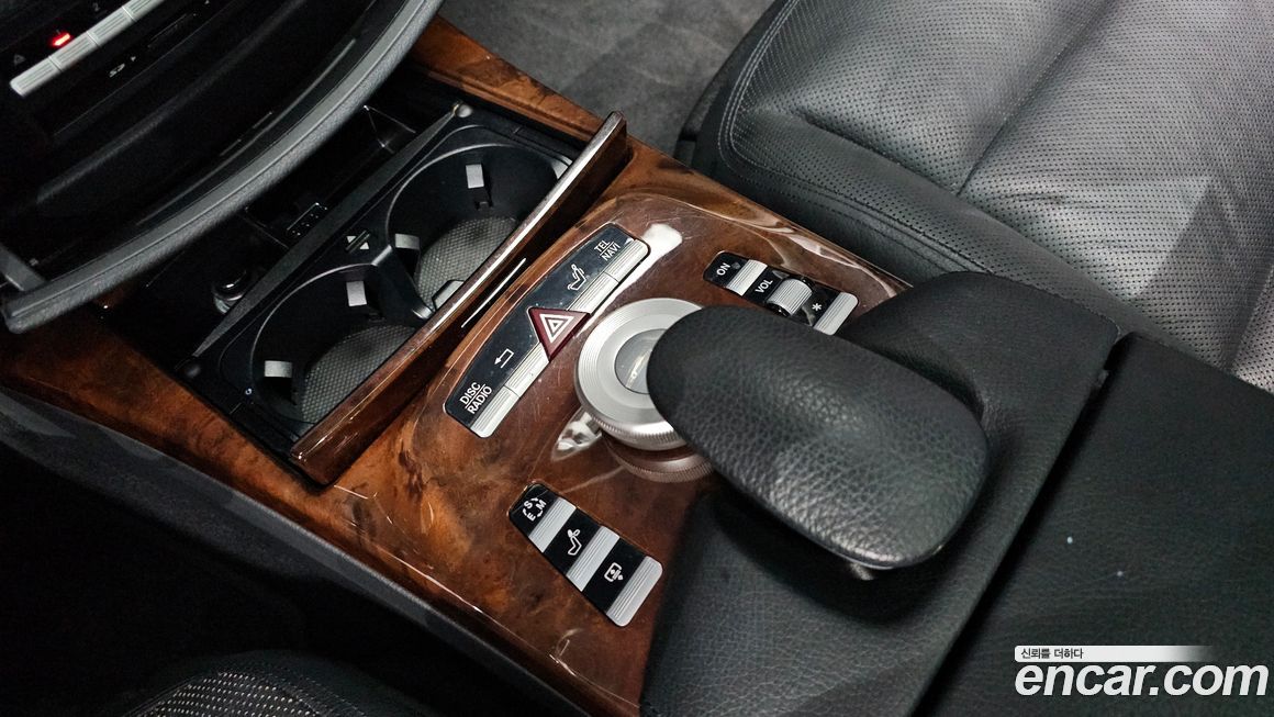 Mercedes-Benz S-Class 2011