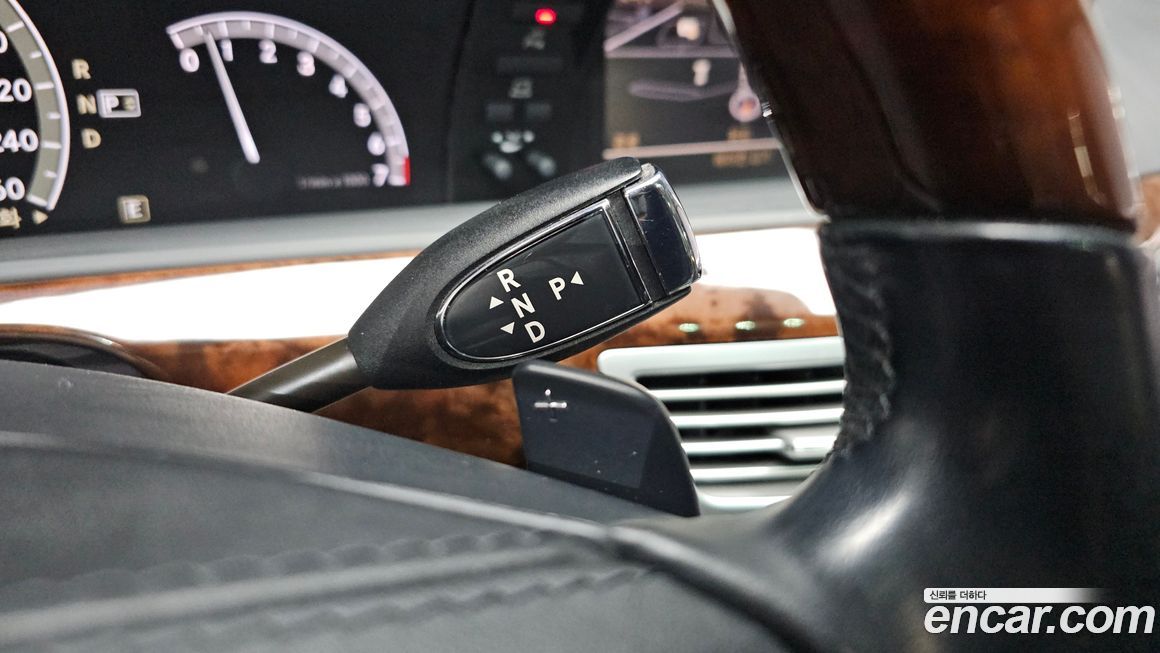 Mercedes-Benz S-Class 2011