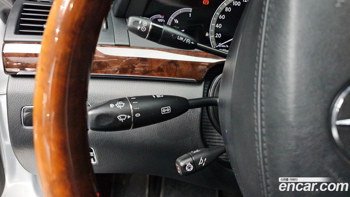 Mercedes-Benz S-Class 2011