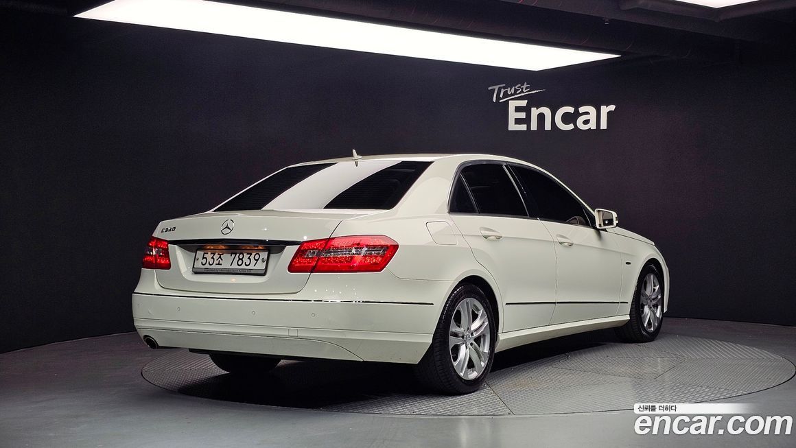 Mercedes-Benz E-Class 2010