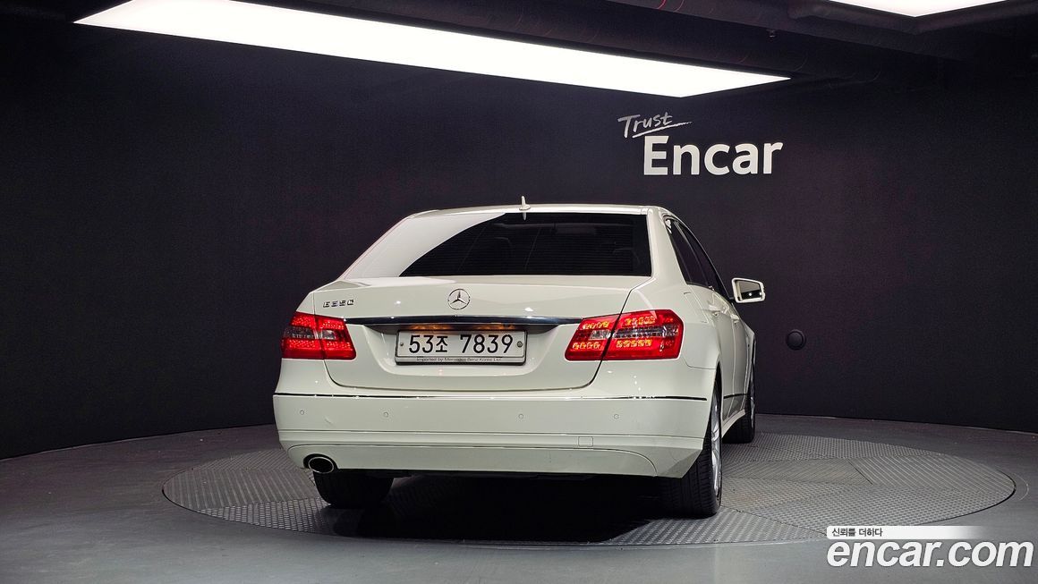 Mercedes-Benz E-Class 2010
