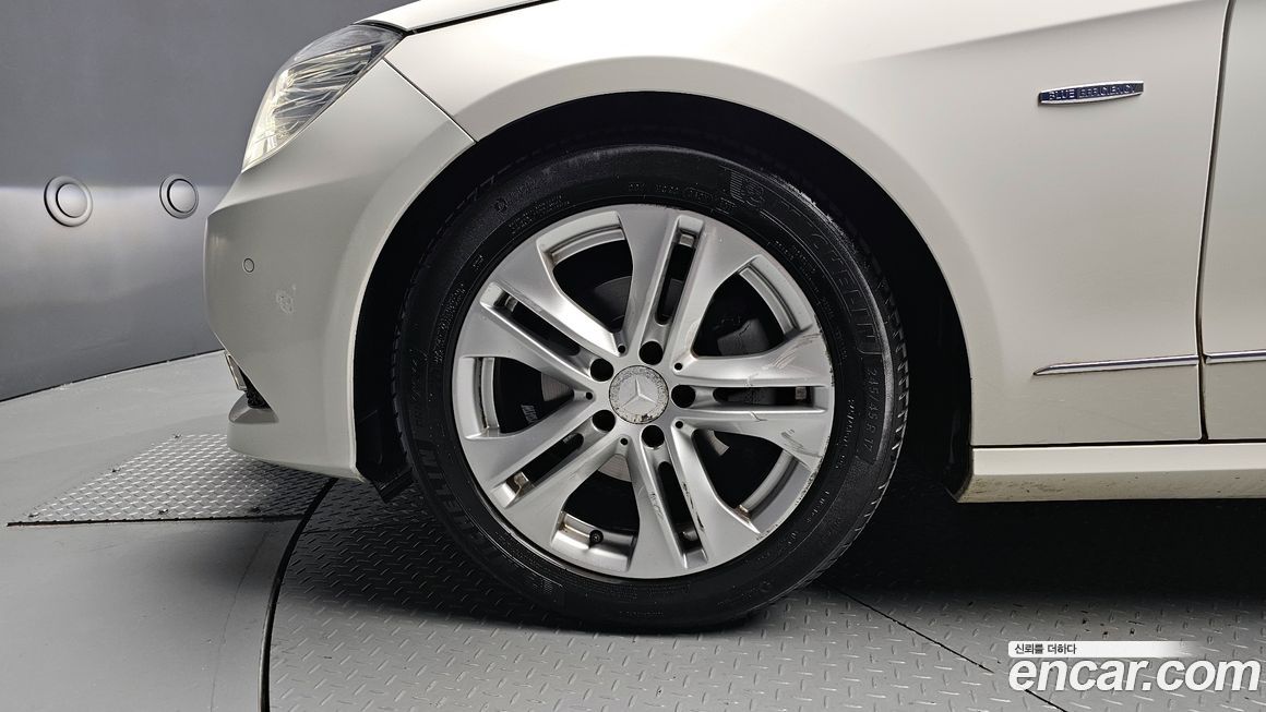 Mercedes-Benz E-Class 2010