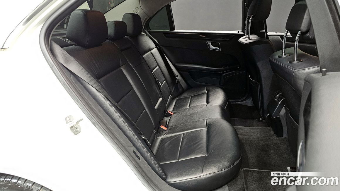 Mercedes-Benz E-Class 2010