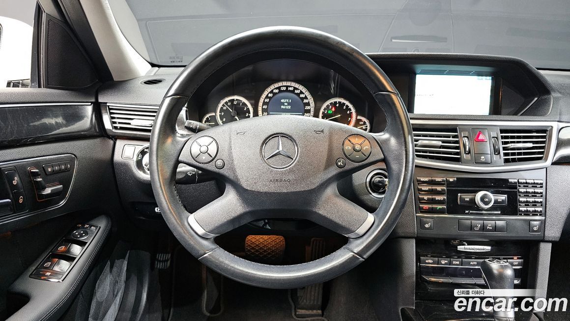 Mercedes-Benz E-Class 2010