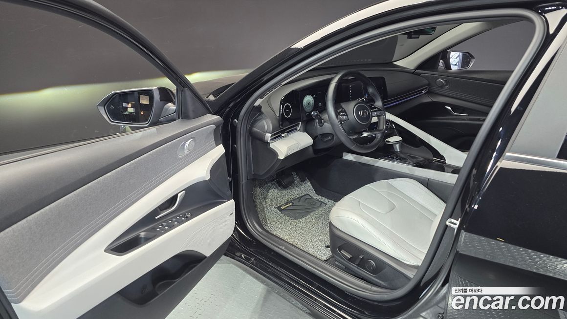 Hyundai AVANTE 2022