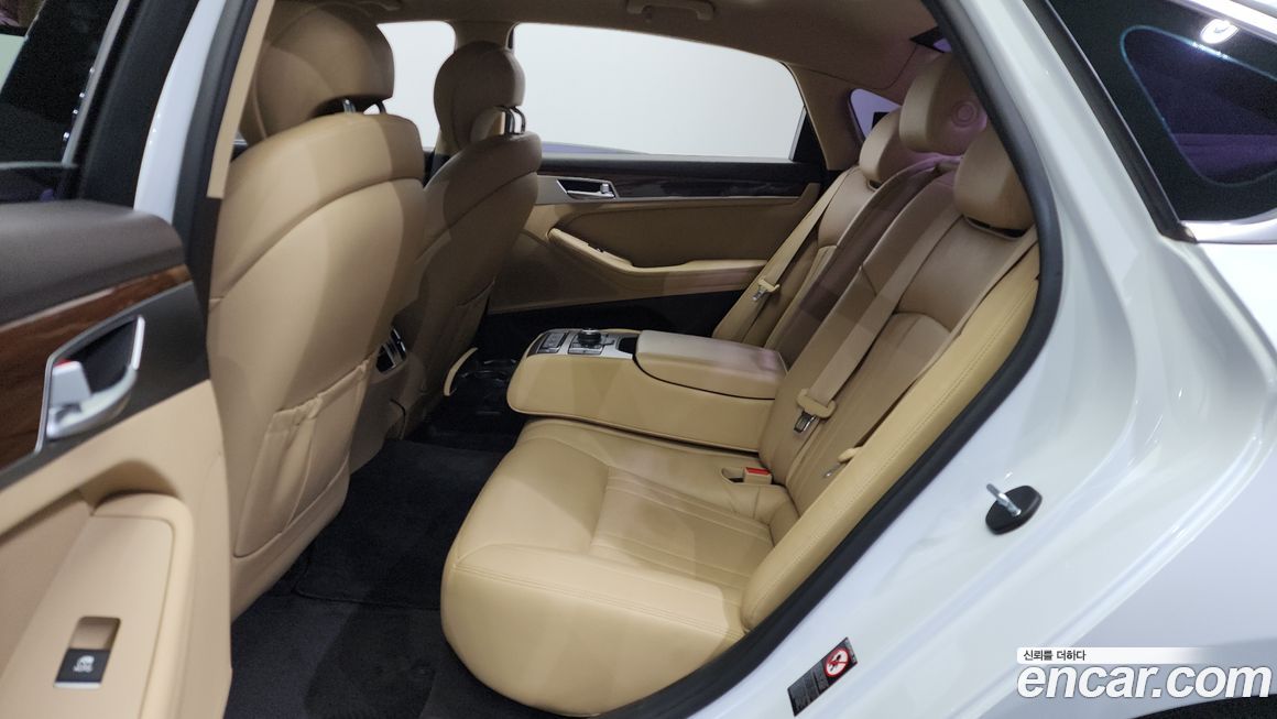 Hyundai Genesis 2016