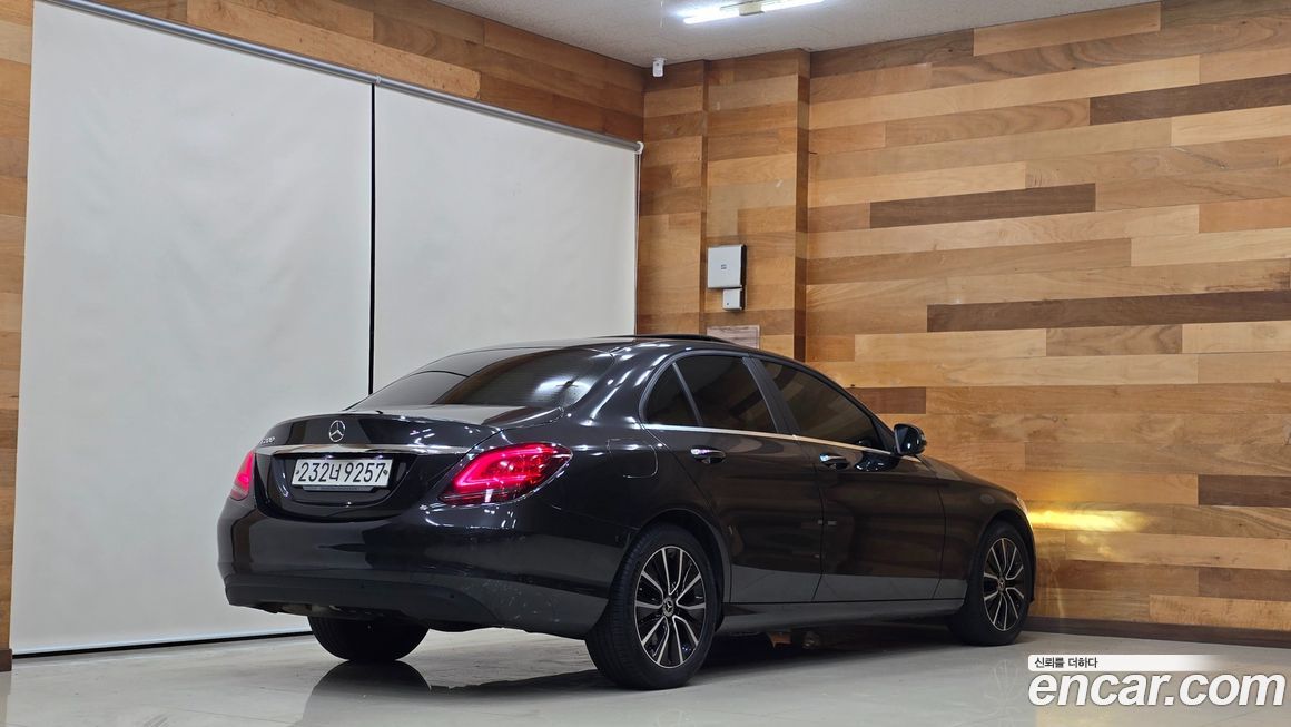 Mercedes-Benz C-Class 2020