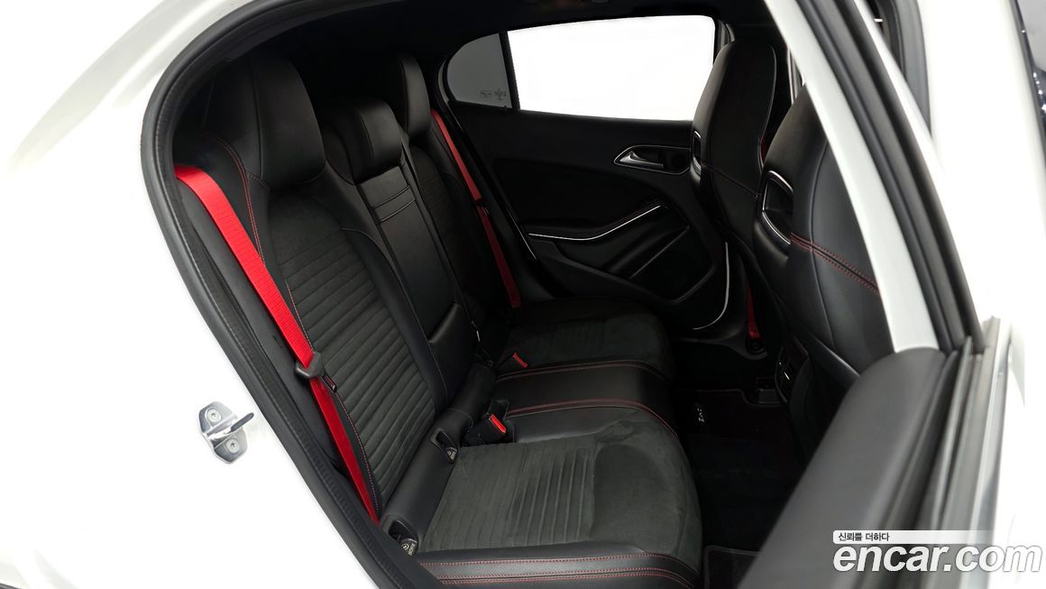 Mercedes-Benz GLA-Class 2019