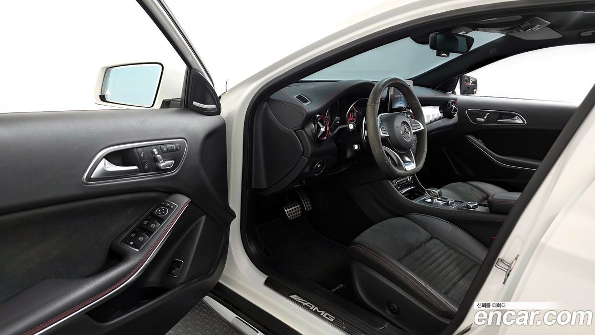 Mercedes-Benz GLA-Class 2019