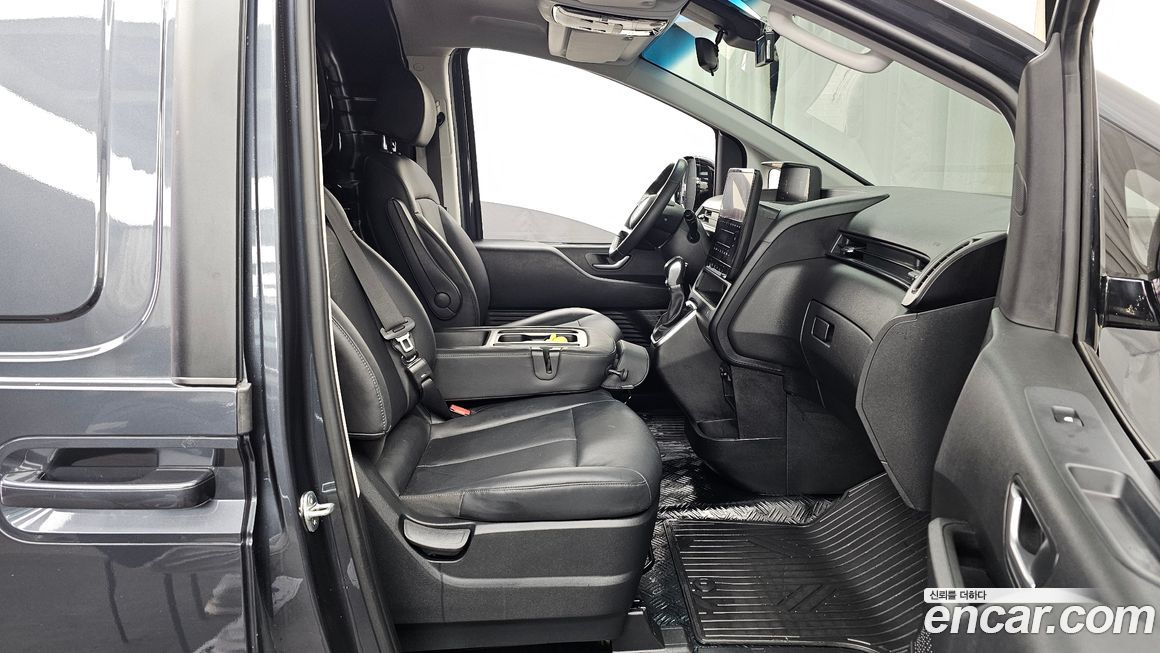Hyundai Staria 2023