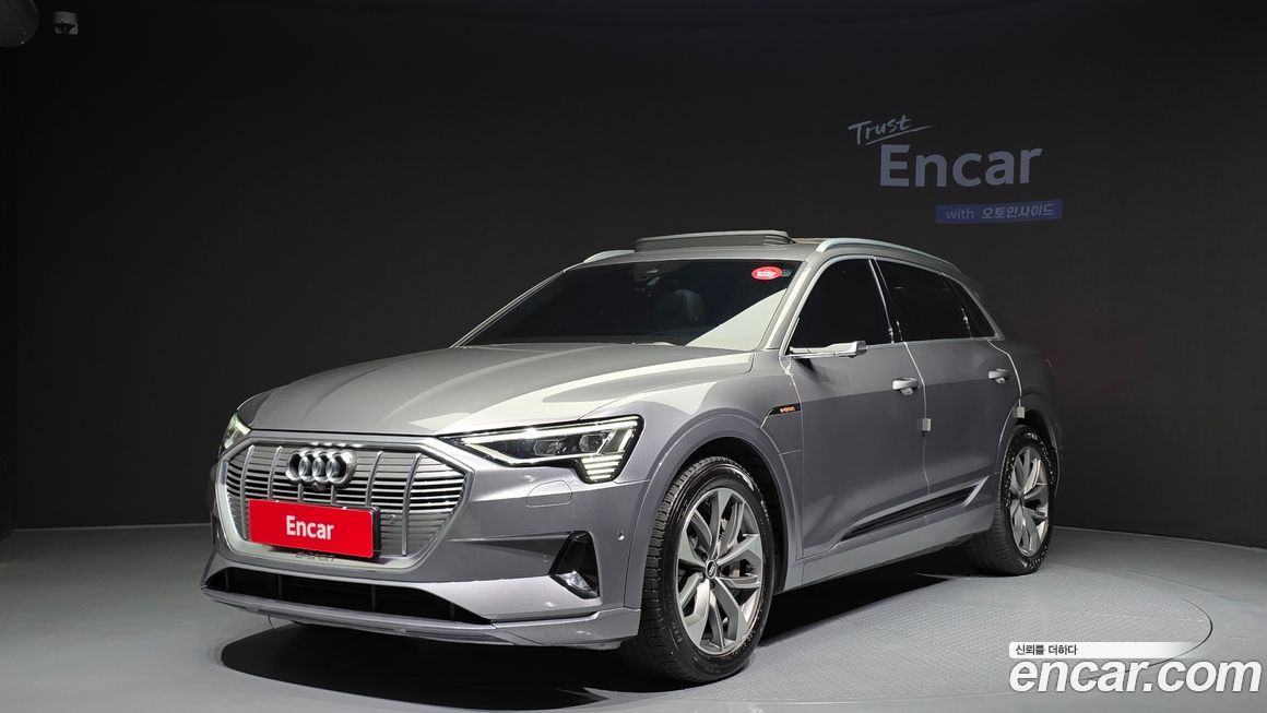 Audi e-tron 2022