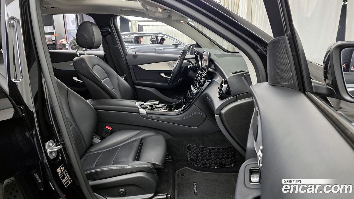 Mercedes-Benz GLC-Class 2019