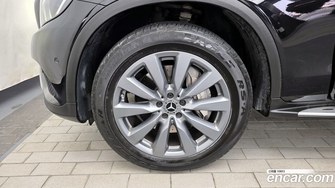 Mercedes-Benz GLC-Class 2019