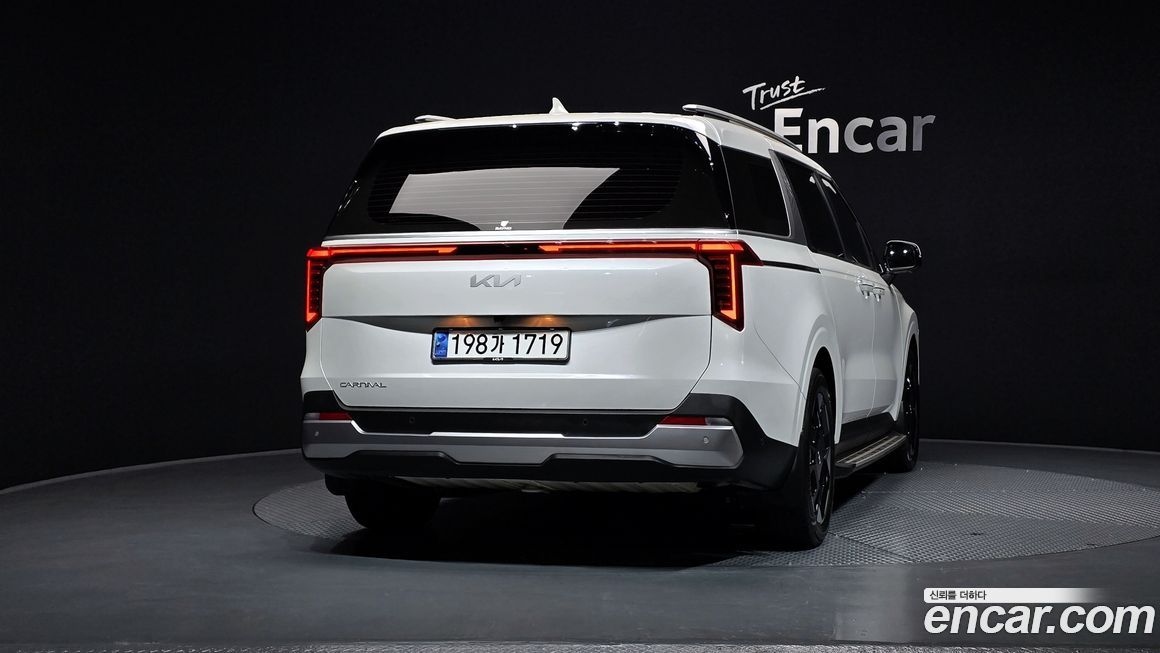 Kia Canival 2024