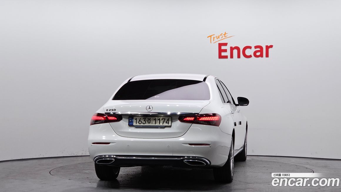 Mercedes-Benz E-Class 2021