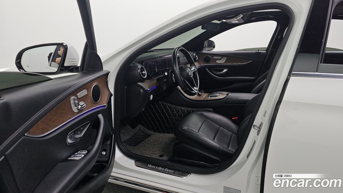 Mercedes-Benz E-Class 2021