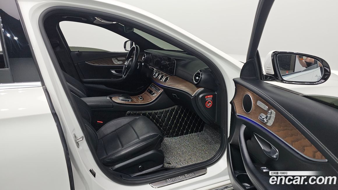 Mercedes-Benz E-Class 2021