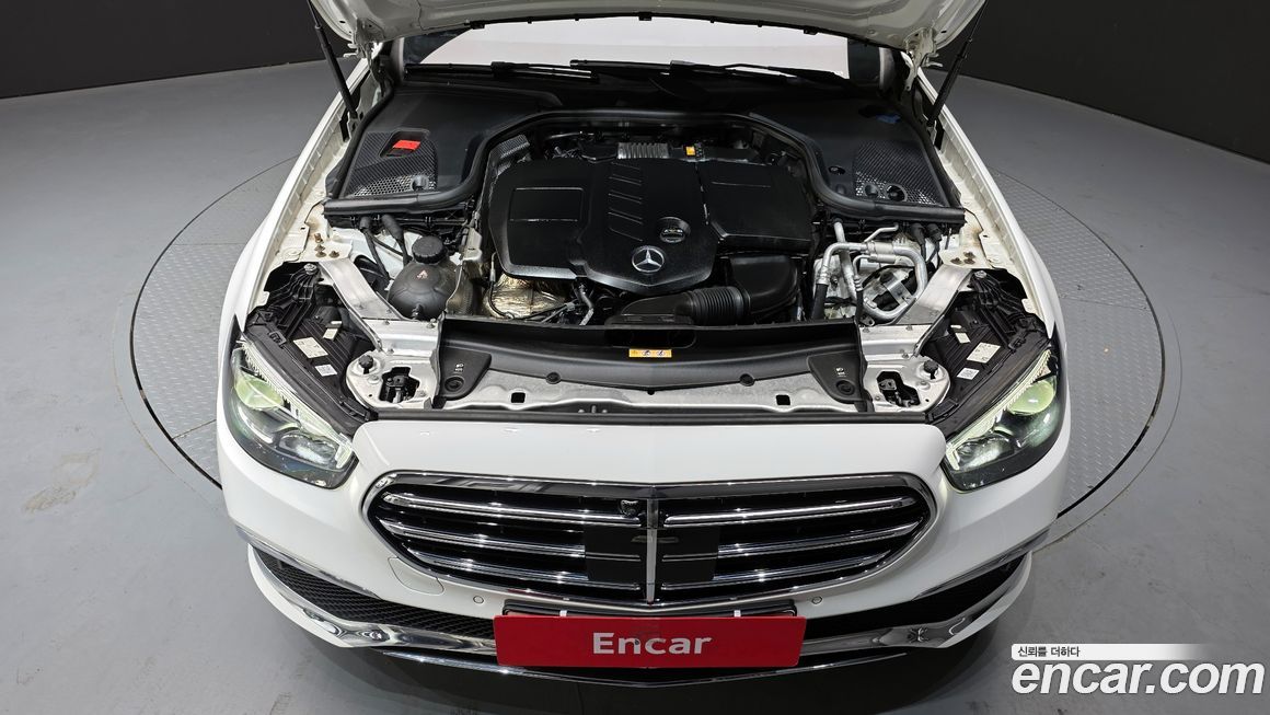 Mercedes-Benz E-Class 2022