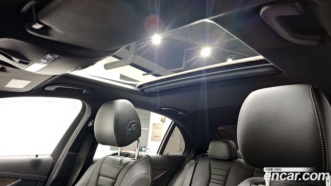 Mercedes-Benz E-Class 2022