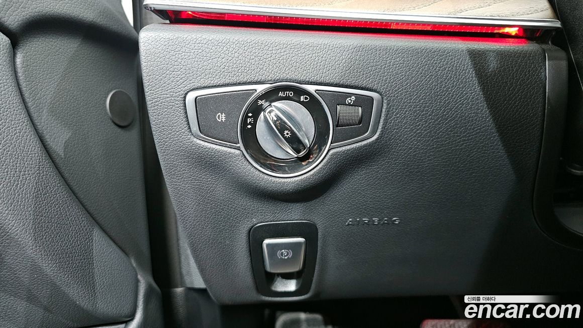 Mercedes-Benz E-Class 2022