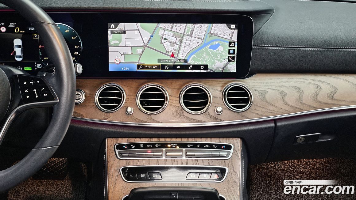 Mercedes-Benz E-Class 2021