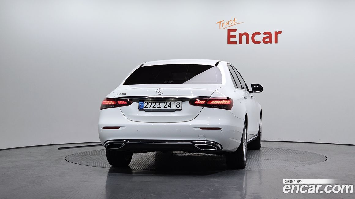 Mercedes-Benz E-Class 2022