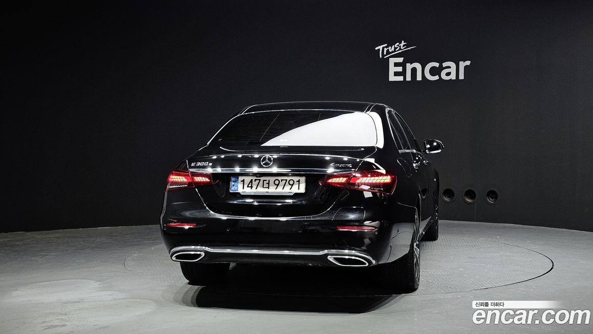 Mercedes-Benz E-Class 2021