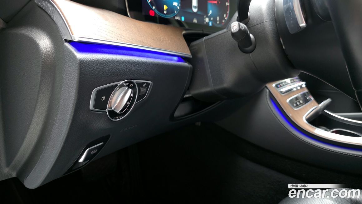 Mercedes-Benz E-Class 2022