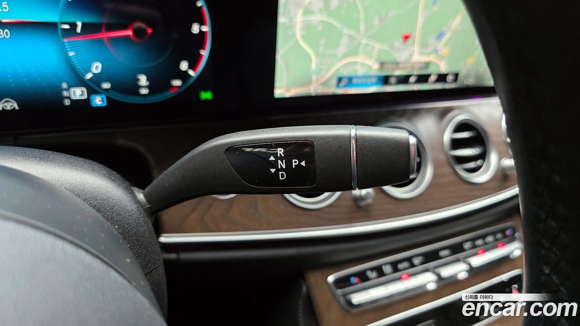 Mercedes-Benz E-Class 2022