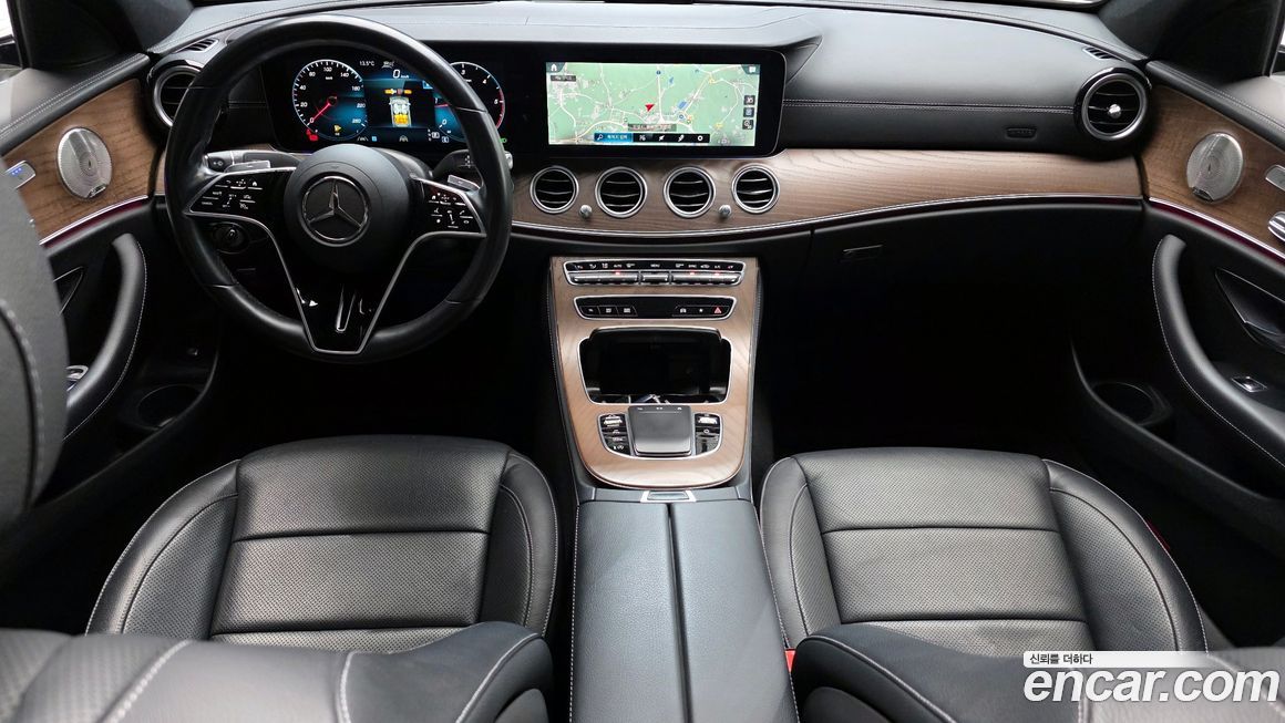 Mercedes-Benz E-Class 2022