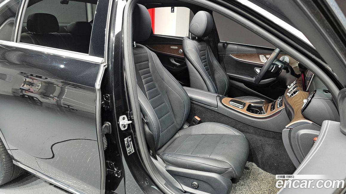 Mercedes-Benz E-Class 2021