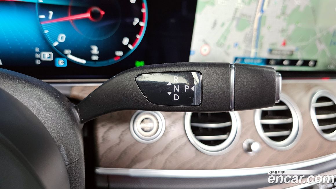 Mercedes-Benz E-Class 2022