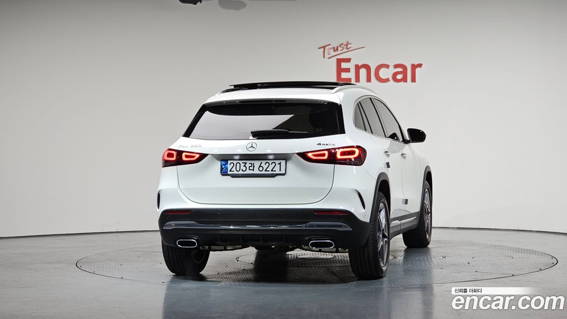 Mercedes-Benz GLA-Class 2023