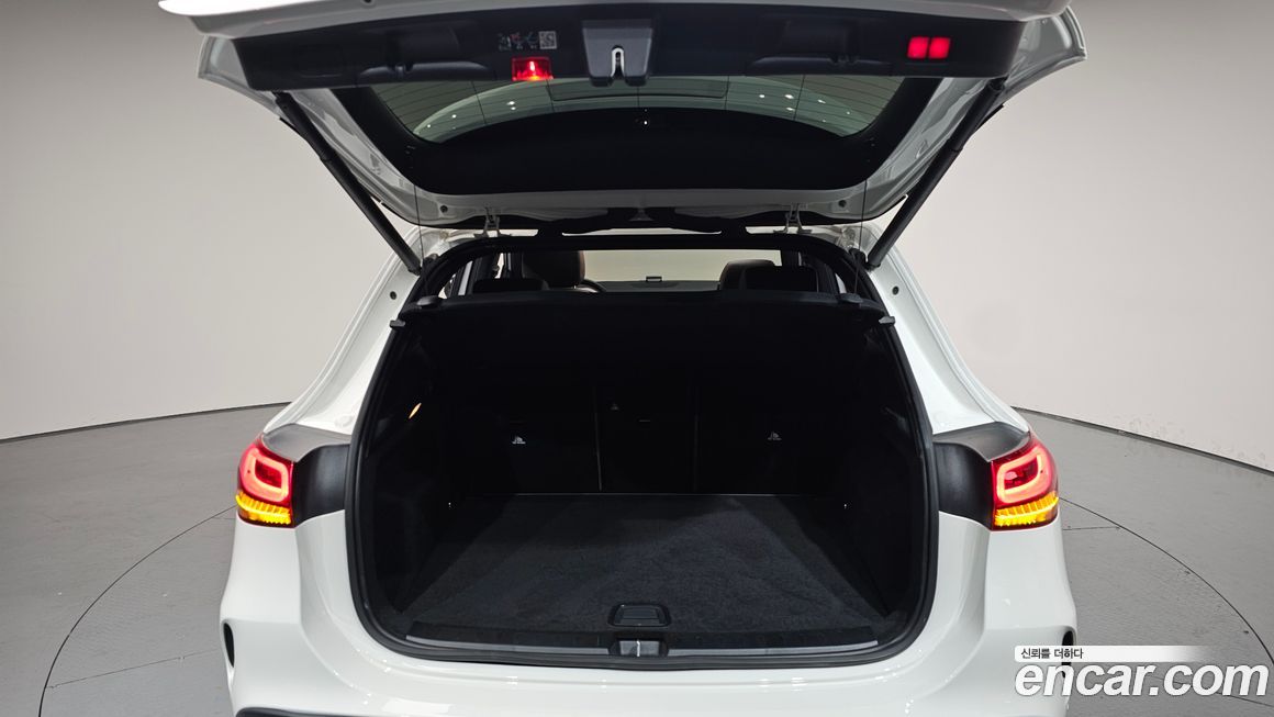 Mercedes-Benz GLA-Class 2023