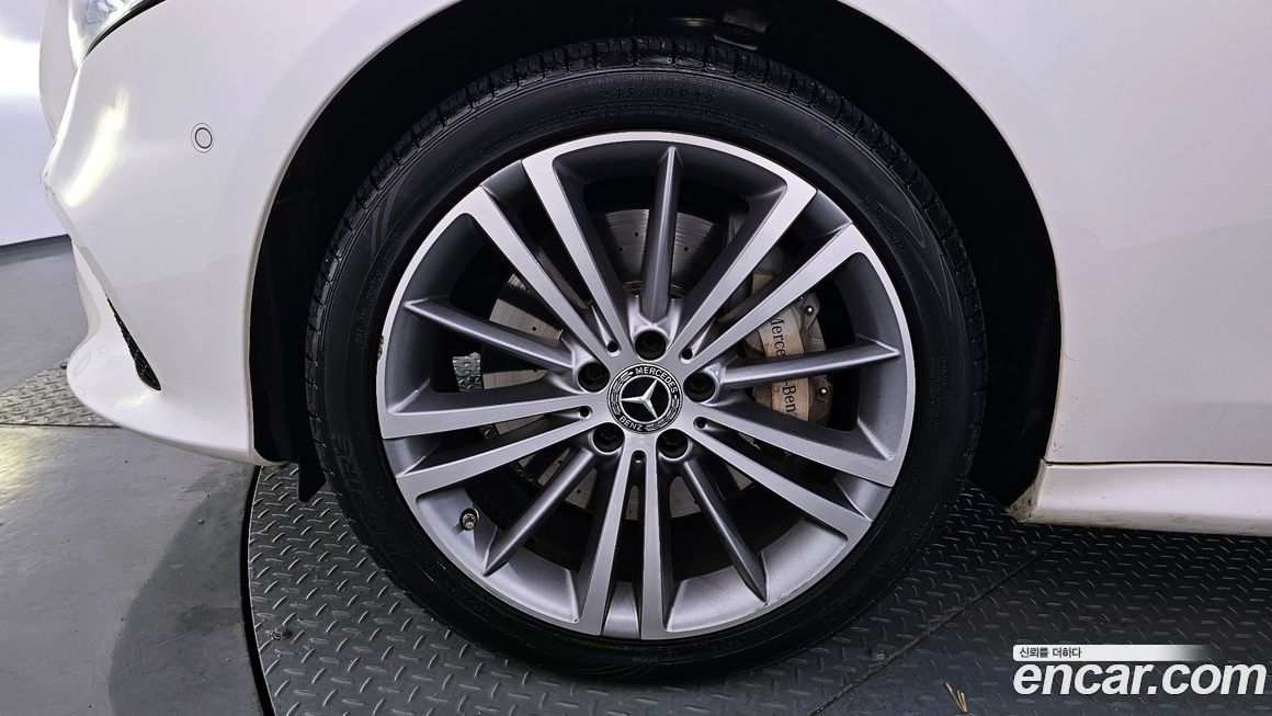 Mercedes-Benz CLS-Class 2019