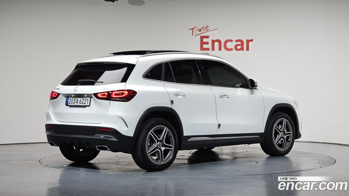 Mercedes-Benz GLA-Class 2023