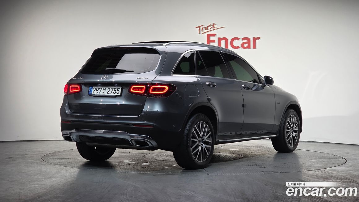 Mercedes-Benz GLC-Class 2021