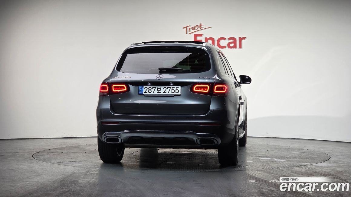 Mercedes-Benz GLC-Class 2021