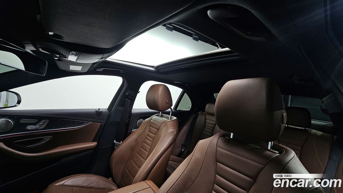 Mercedes-Benz E-Class 2022