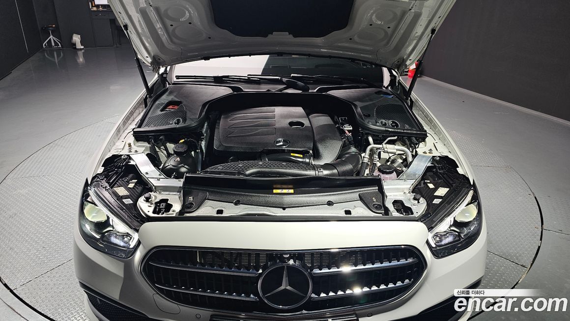 Mercedes-Benz E-Class 2022